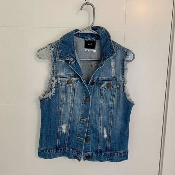 𝅺BDG Urban Outfitters Distressed Denim Vest - Picture 4 of 4